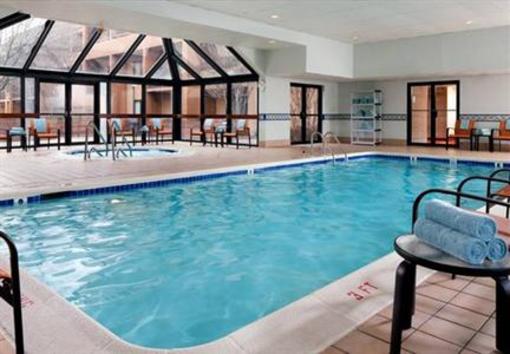 фото отеля Courtyard by Marriott Fairfax Fair Oaks