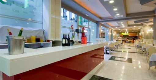 фото отеля Holiday Palace Hotel Benalmadena