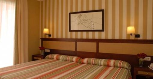 фото отеля Holiday Palace Hotel Benalmadena