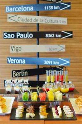 фото отеля Tryp Santiago