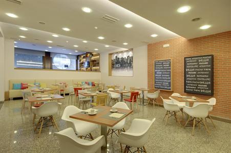 фото отеля Tryp Santiago