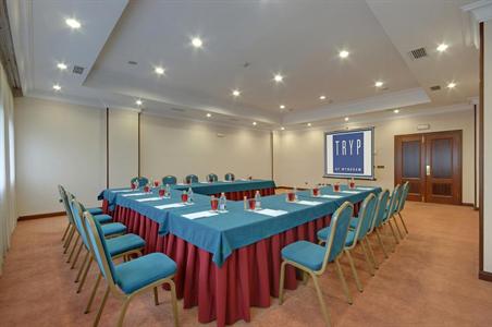 фото отеля Tryp Santiago