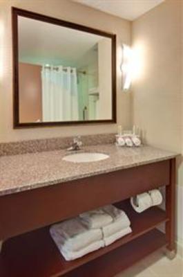 фото отеля Holiday Inn Express Hotel & Suites Brockville