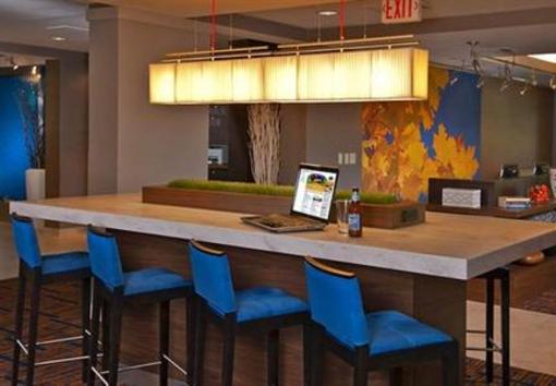 фото отеля Courtyard by Marriott Edison/Woodbridge