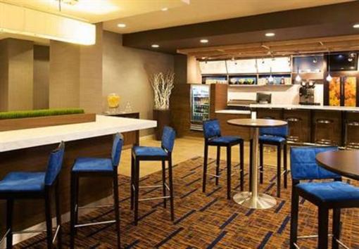 фото отеля Courtyard by Marriott Edison/Woodbridge