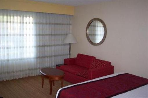 фото отеля Courtyard by Marriott Edison/Woodbridge