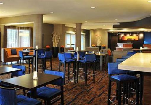 фото отеля Courtyard by Marriott Edison/Woodbridge
