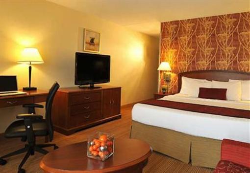 фото отеля Courtyard by Marriott Edison/Woodbridge