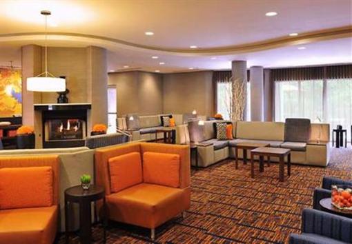 фото отеля Courtyard by Marriott Edison/Woodbridge