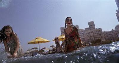 фото отеля Al Hamra Palace Beach Resort