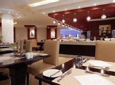 фото отеля Al Hamra Palace Beach Resort