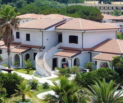 фото отеля Villaggio Torre Ruffa Robinson