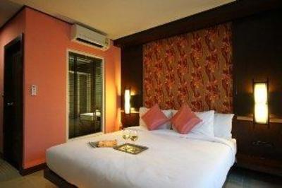фото отеля Rattana Hill Apartment Phuket
