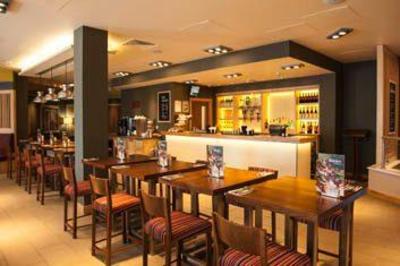 фото отеля Premier Inn Dorchester
