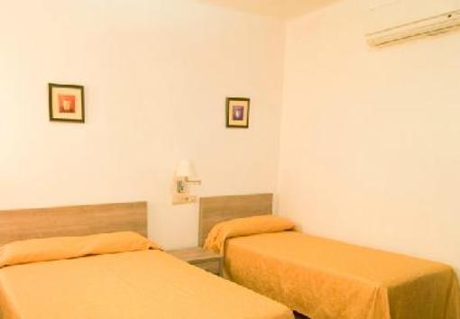 фото отеля Hostal Muntanya