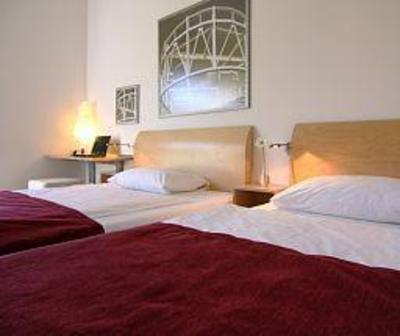 фото отеля Azalea Comfort Inn