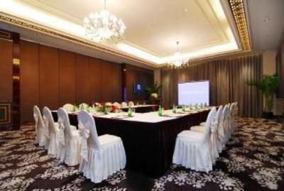 фото отеля Wealthy All Suite Hotel