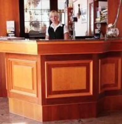 фото отеля Hotel & Restaurant Zum Löwen Nienburg