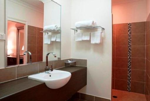 фото отеля Best Western Injune Motor Inn