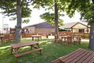 фото отеля Premier Inn Sittingbourne