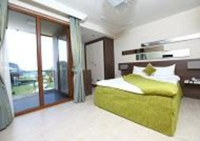 фото отеля Mad Sea Beach Hotel