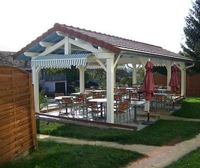 фото отеля Logis Hotel Restaurant du Commerce et de l'Europe