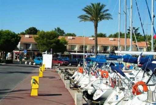 фото отеля Hotel du Port Saint-Cyprien