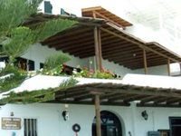 Studios Manos Flora