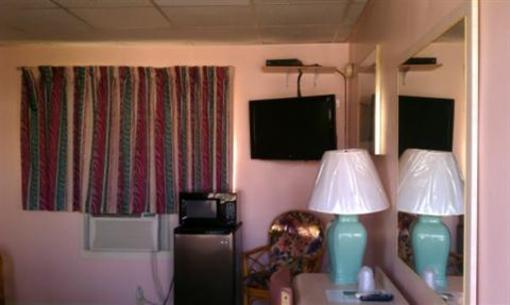 фото отеля Budget Lodge & Foodmart