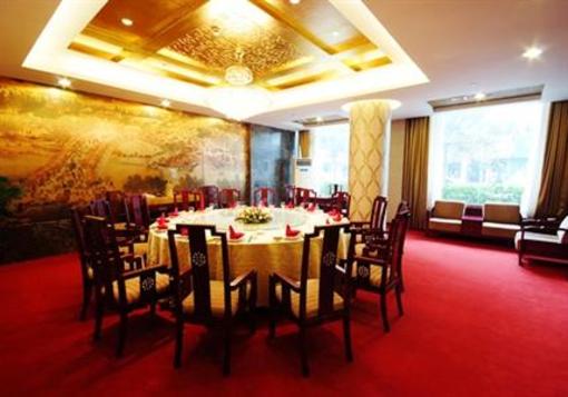 фото отеля Red Three Rings Hotel