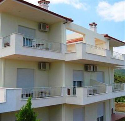 фото отеля Lofos Vourvourou Apartments