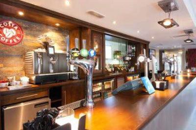 фото отеля Premier Inn Chichester