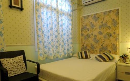 фото отеля Red Bricks Family Inn