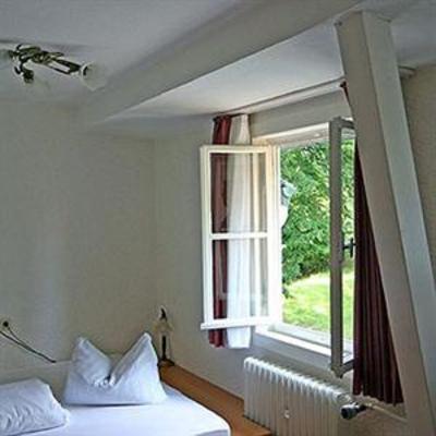 фото отеля Landgasthof Dorflinde Grasellenbach