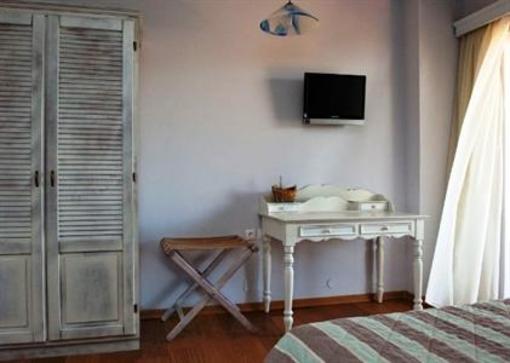 фото отеля Zorbas Apartments at Limnos Beach