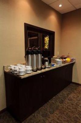 фото отеля Embassy Suites Hotel DFW Airport North/Outdoor World