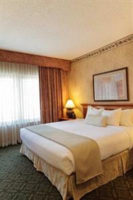 фото отеля Embassy Suites Hotel DFW Airport North/Outdoor World