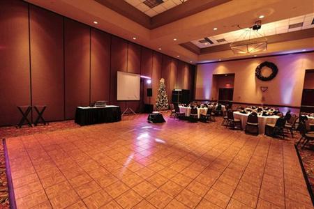 фото отеля Embassy Suites Hotel DFW Airport North/Outdoor World