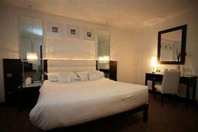 фото отеля Zuni Hotel