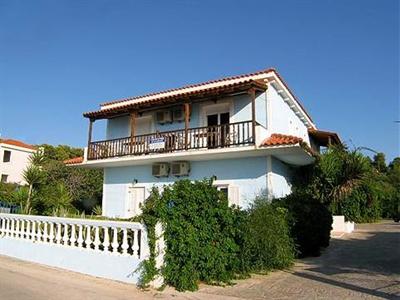 фото отеля Thomatos Beach Apartments Fanari