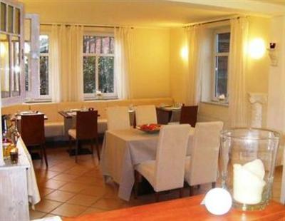 фото отеля Weserlounge Hotel Garni Hessisch Oldendorf