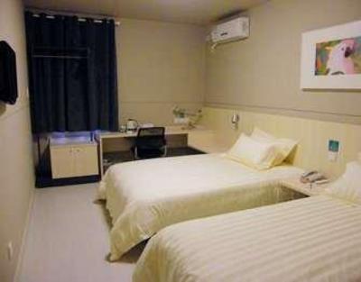 фото отеля Jinjiang Inn Nantong Development Zeon Zhongyang Road