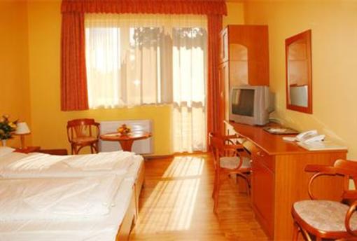 фото отеля Karadi Hotel