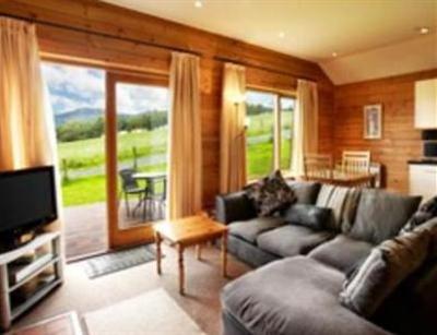 фото отеля Kinnaird House and Woodland Lodges