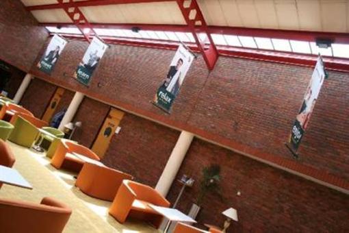 фото отеля Yarnfield Park Training and Conference Centre