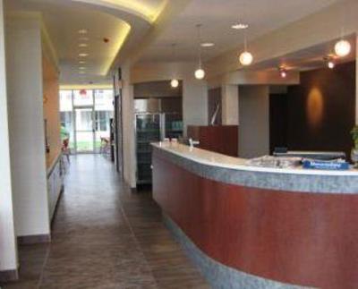 фото отеля Ramada Inn & Suites of Rockville Centre