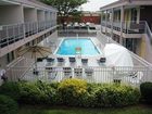 фото отеля Ramada Inn & Suites of Rockville Centre