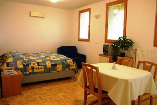 фото отеля Apartmaji Lipov Gaj