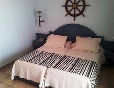 фото отеля Hostal Bahia Formentera
