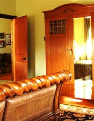 фото отеля Black Horse Inn Sherrill